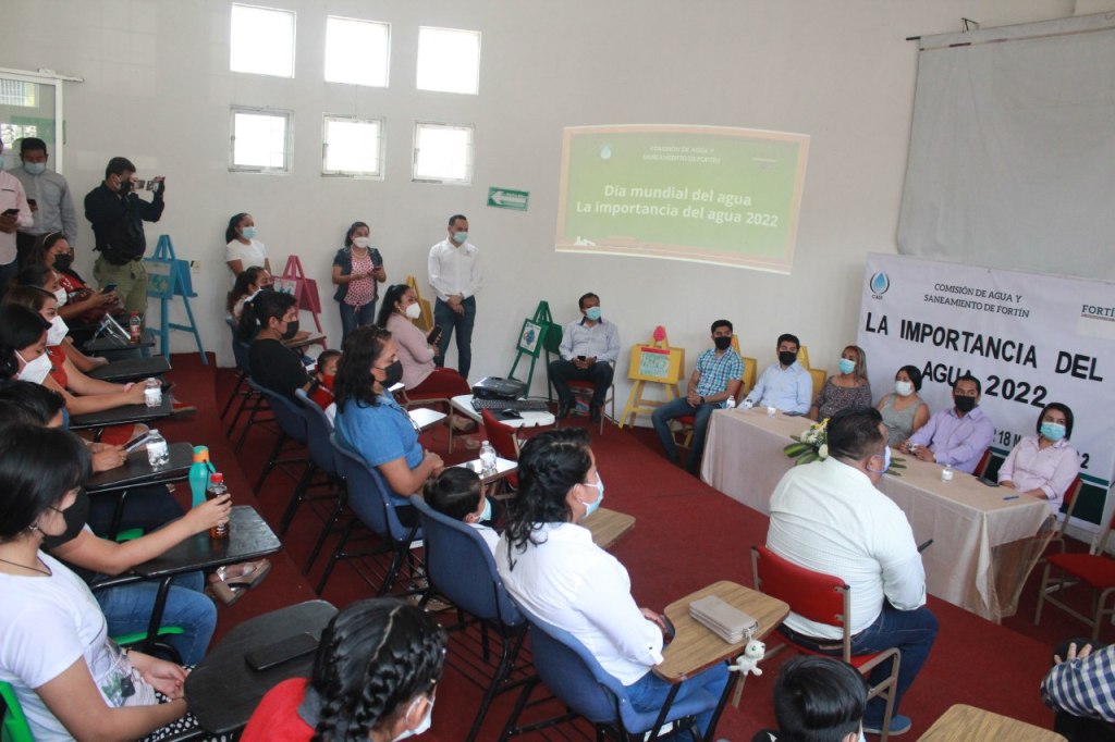 Participa alcalde en premiación de concurso “La importancia del agua&nbsp;2022”