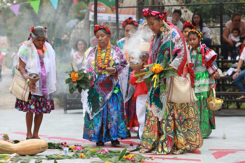 Rigoberta Menchú alienta y rinde tributo a la cultura&nbsp;totonaca