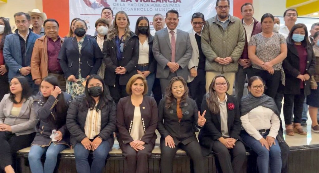 Basta de despilfarros; es momento de que municipios lleven cuentas claras: Luis Arturo&nbsp;Santiago