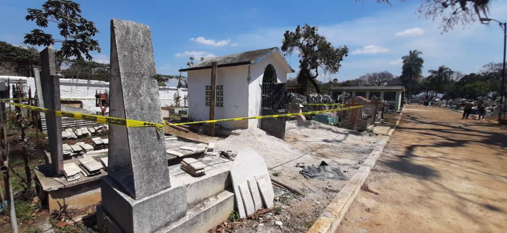 Denuncia Ayuntamiento de Córdoba hallazgo de bolsas con restos áridos en panteón&nbsp;municipal