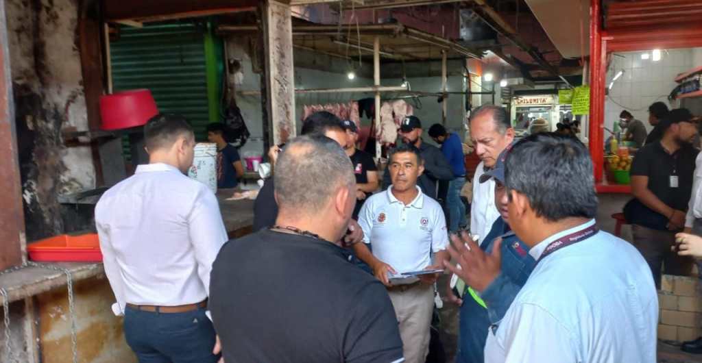 Recorre Comercio locales del Revolución con afectación colateral para iniciar obra de rehabilitación 