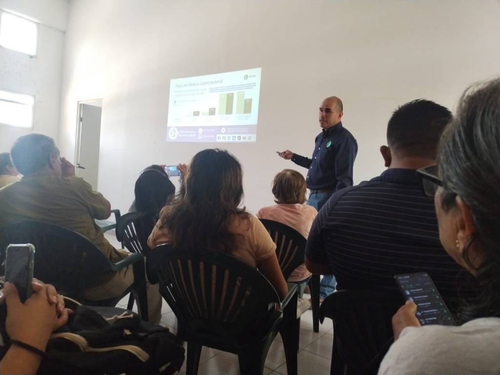 Capacita Fomento Agropecuario a productores en «Nutrición Granular de&nbsp;Café»