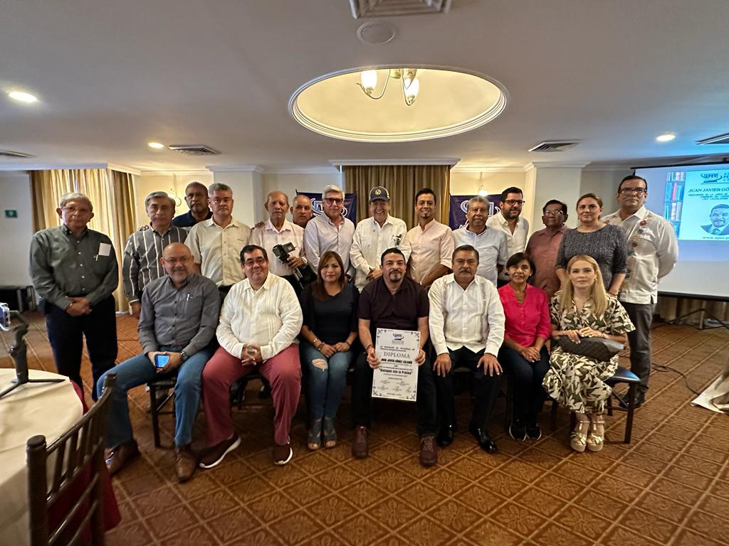 Diálogo abierto y constructivo con la prensa abona a la transformación de la sociedad: Gómez&nbsp;Cazarín