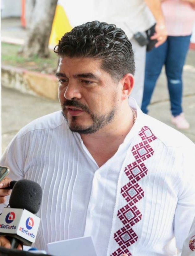 Con buen manejo de recursos se trabaja para aliviar carencias en escuelas: Zenyazen&nbsp;Escobar