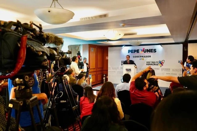 Presenta Pepe Yunes denuncias ante la FGR contra Rocío&nbsp;Nahle