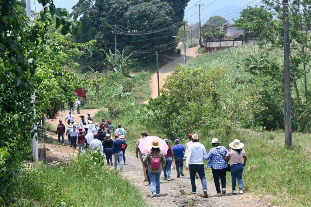 Zenyazen Escobar llama a la unidad en su recorrido por el Distrito&nbsp;16