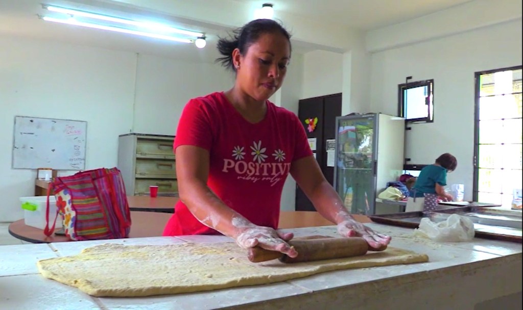 Egresan con negocio propio de los talleres impartidos en Centros de Desarrollo&nbsp;Comunitario*