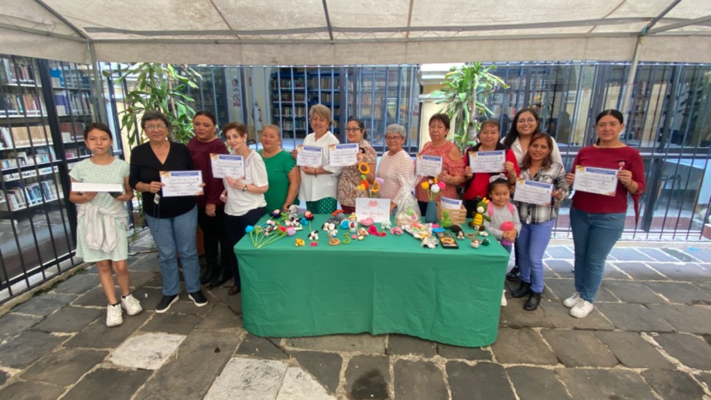 Adultos mayores concluyen cursos en la biblioteca “Luis Sainz López&nbsp;Negrete»
