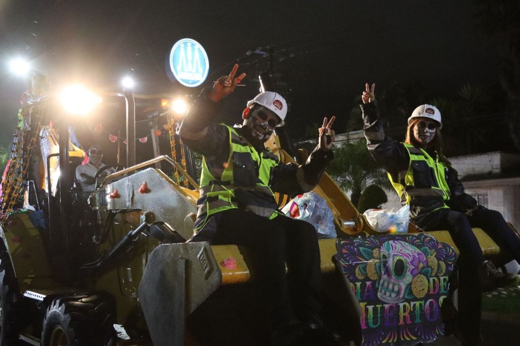 MILES DE ESPECTADORES PRESENCIAN EL DESFILE DE DÍA MUERTOS EN&nbsp;IXTACZOQUITLÁN