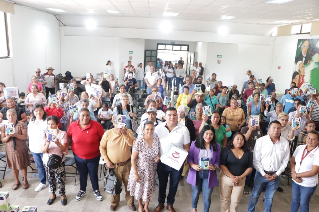 EN IXTACZOQUITLÁN, REALIZAN ENTREGA DE GLUCÓMETROS, EN DÍA MUNDIAL DE LA&nbsp;DIABETES
