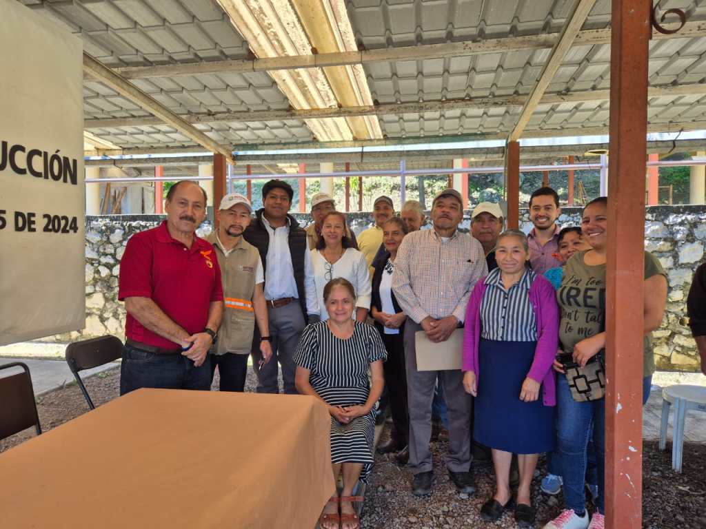 Entregan insumos para producción a ciudadanos en&nbsp;Floricultura