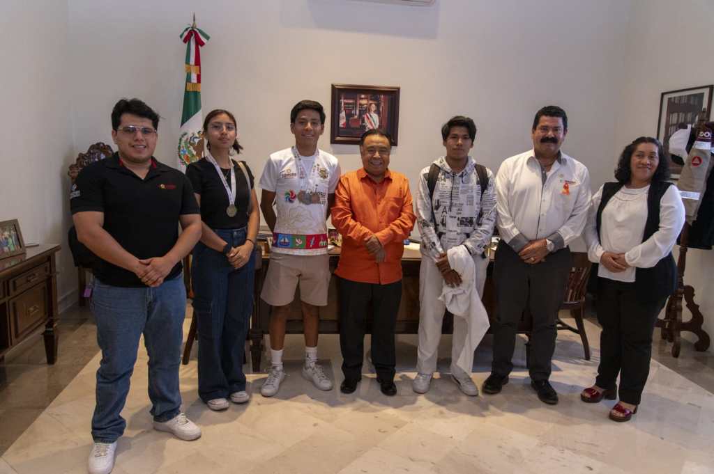 Recibe alcalde Juan Martínez Flores a ciclistas cordobeses ganadores de los Juegos Estatales CONADE&nbsp;2025