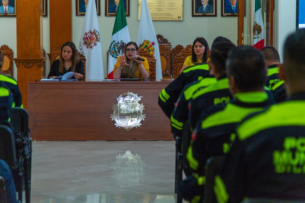 Policía Municipal acude a conferencia&nbsp;magistral