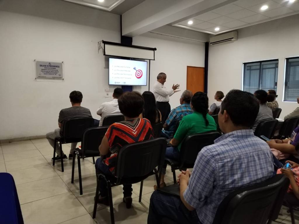 Disponen capacitaciones para productores, emprendedores y MIPyMEs de la&nbsp;ciudad