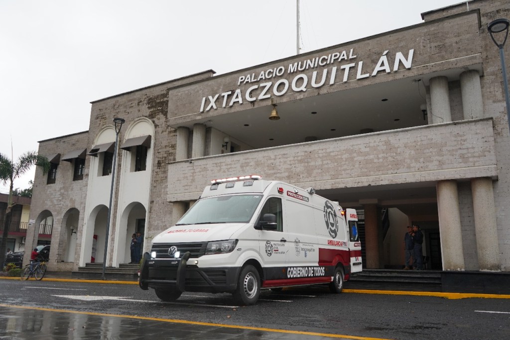 LLEGA UNA NUEVA AMBULANCIA PARA PC&nbsp;IXTACZOQUITLÁN