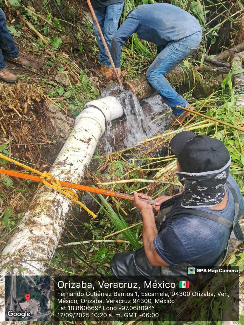 ATIENDEN FUGA EN LÍNEA DE AGUA POTABLE EN&nbsp;IXTACZOQUITLÁN