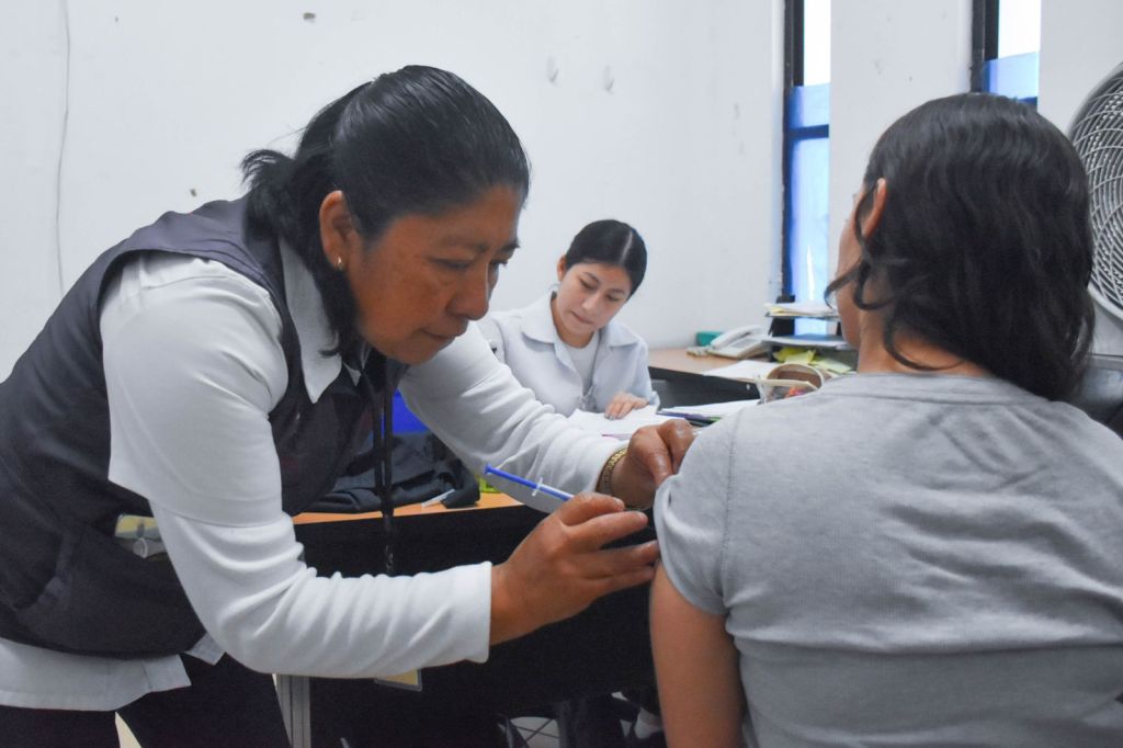Prevenir el sarampión es tarea de todos; instalan módulo de vacunación en&nbsp;SMDIF