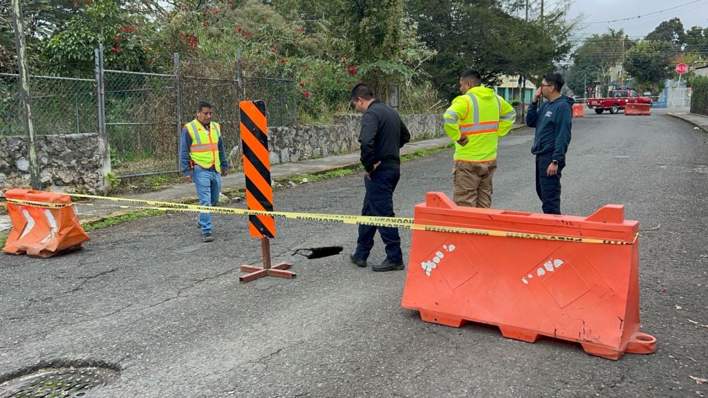 Atienden hundimiento en calle 7; cierran vialidad por&nbsp;seguridad