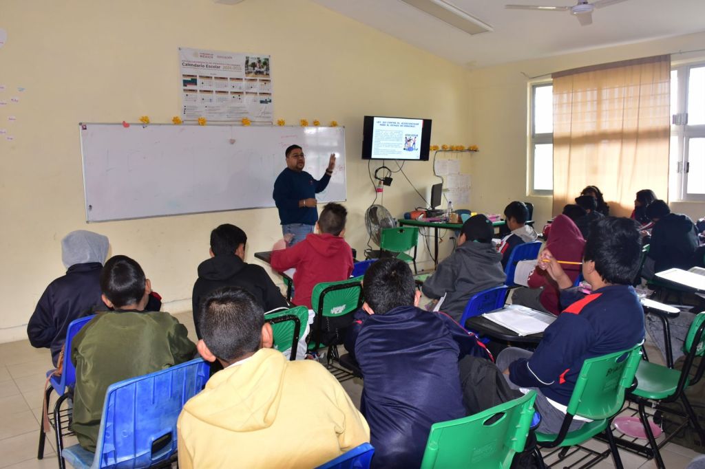 SMDIF orienta a padres y estudiantes en prevención de adicciones y acoso&nbsp;escolar
